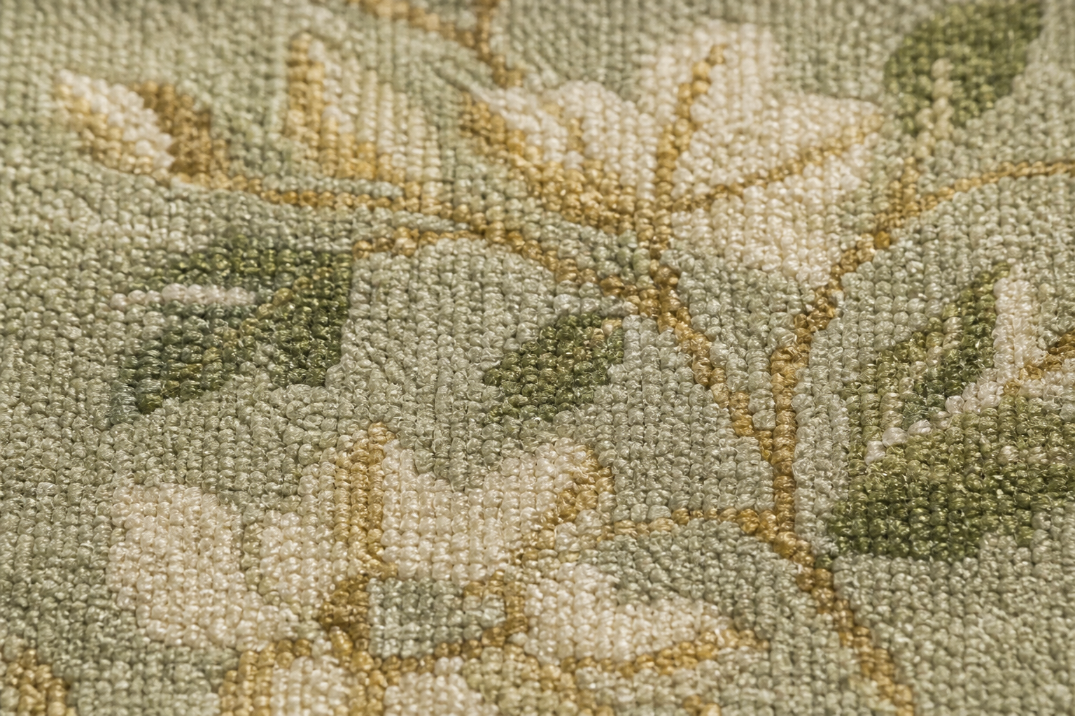 Vine Motif Silk Carpet view 3