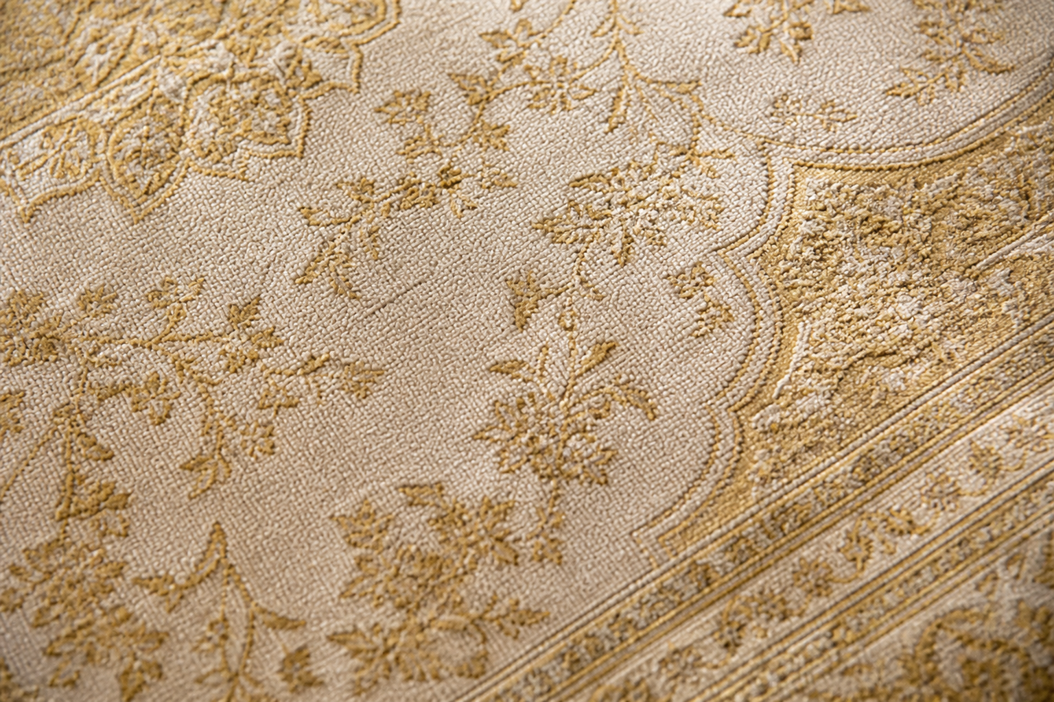 Mulberry Lustre Carpet view 2