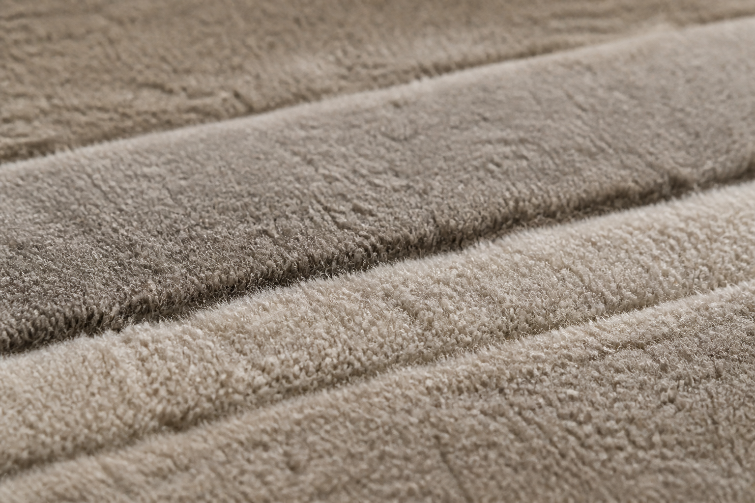 Mirage Linear Wool view 3
