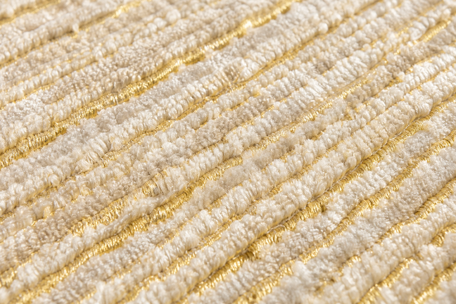 Radiant Knot Silk Carpet view 3